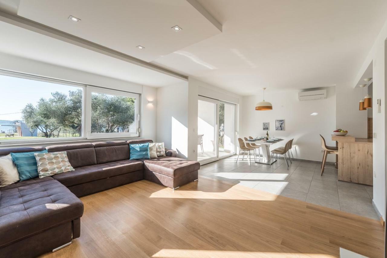Villa Amfora - First Row By The Sea Bibinje Exterior foto